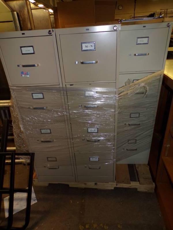 lot 8 image: Lot of 3 - 4 drawer cabinets
