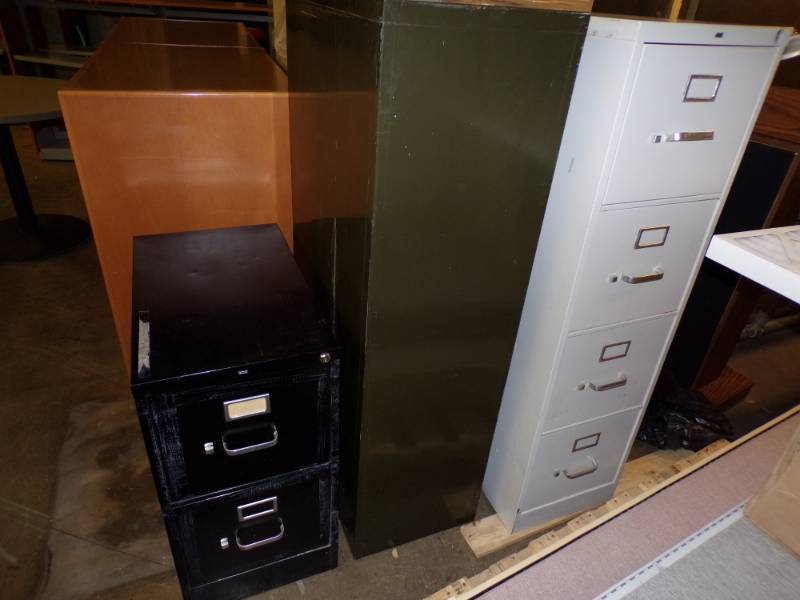 lot 15 image: Lot of 3 file cabinets 2 - 4 drawer 1 - 2 drawer