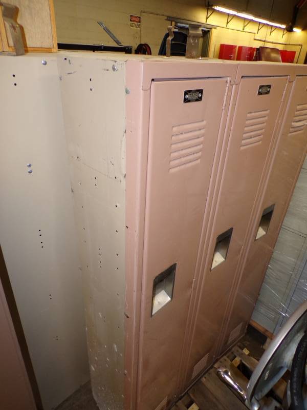 lot 37 image: Group of 7 student lockers