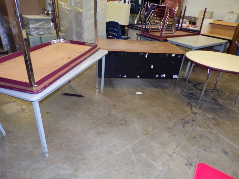 lot 38 image: Metal Desk with round table and 2 rectangular tables