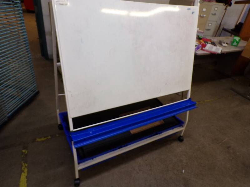lot 43 image: Art Board with rack and bins