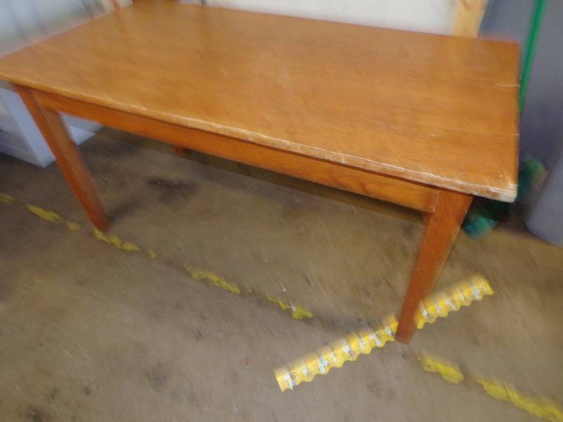 lot 46 image: Wood Table