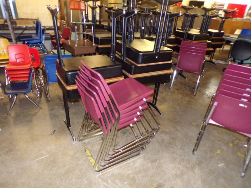 lot 54 image: Lot of 5 maroon chairs and 5 desks