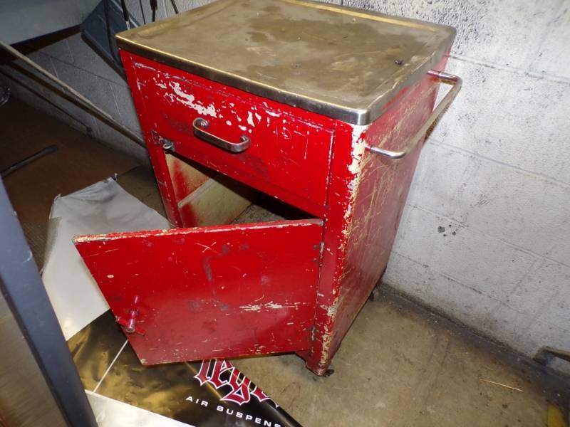 lot 73 image: Red Cart on wheels