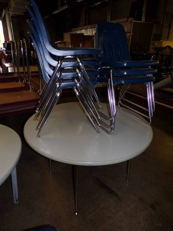 lot 91 image: Round table & 8 blue chairs