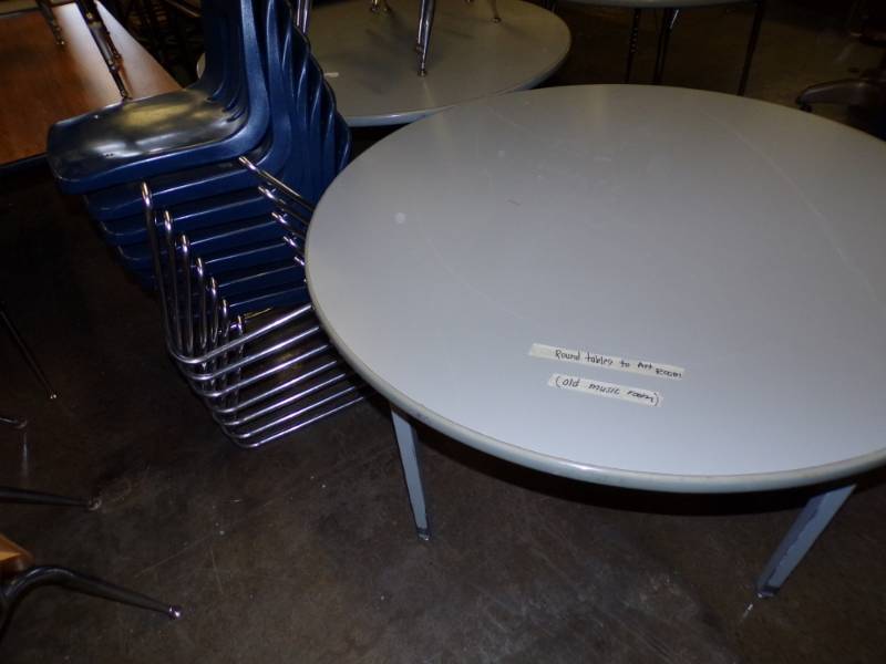 lot 92 image: Round table & 7 blue chairs
