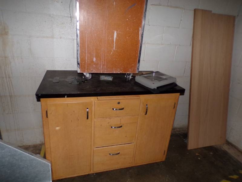 lot 129 image: Lot of 2 wood cabinets on wheels