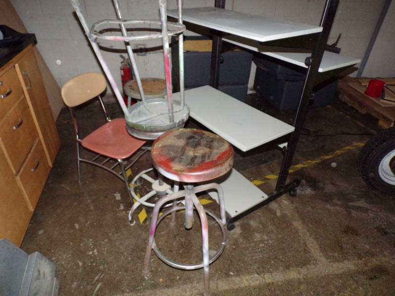 lot 130 image: Lot of 4 misc stools- chair-rolling shelf