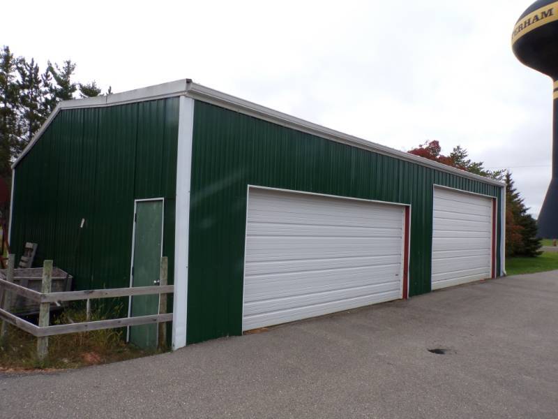 lot 1 image: 36 x 42 Steel Frame Steel Building Green