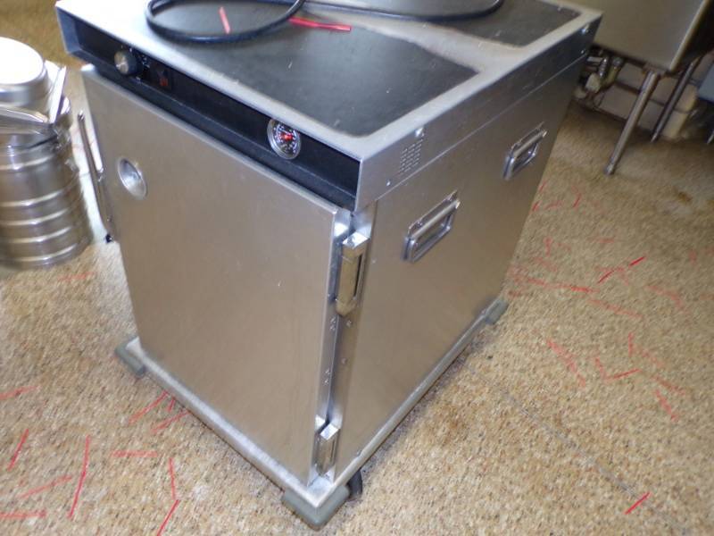 lot 154 image: Food Warmer on wheels