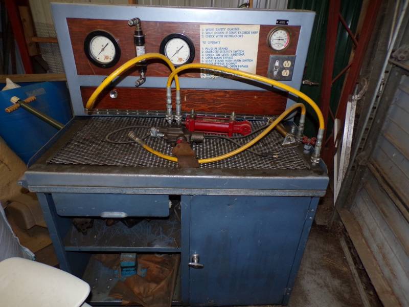 lot 201 image: Hydraulic Test Machine