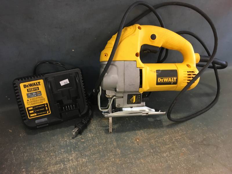 lot 26 image: Dewalt Jig Saw 1
