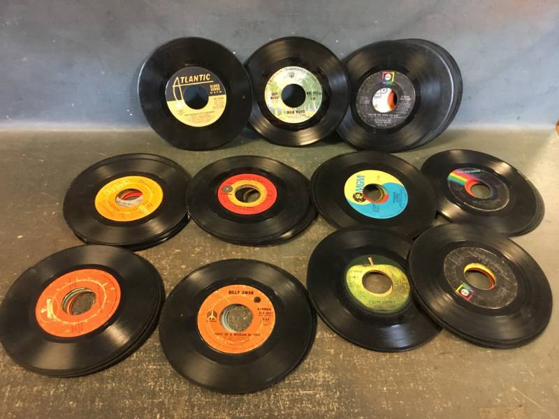 lot 34 image: Vintage Vinyl 45s