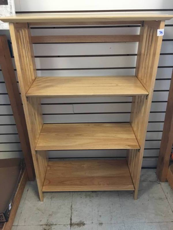lot 38 image: Bakers rack