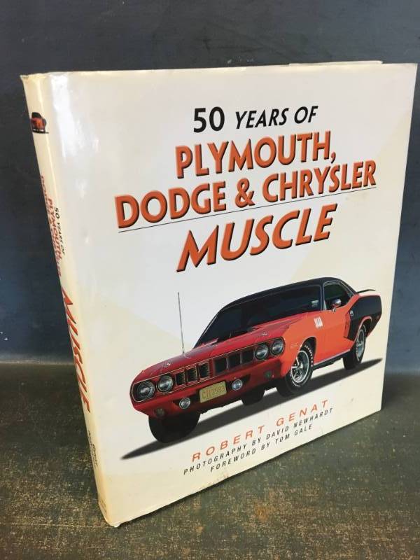 lot 46 image: muscle car book