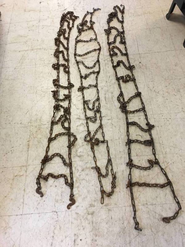 lot 31 image: Tire Chains