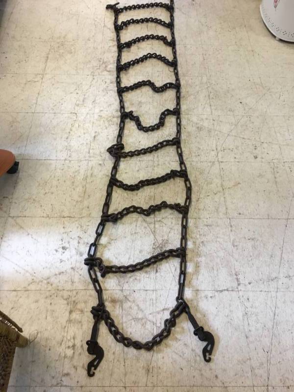 lot 67 image: Tire Chain