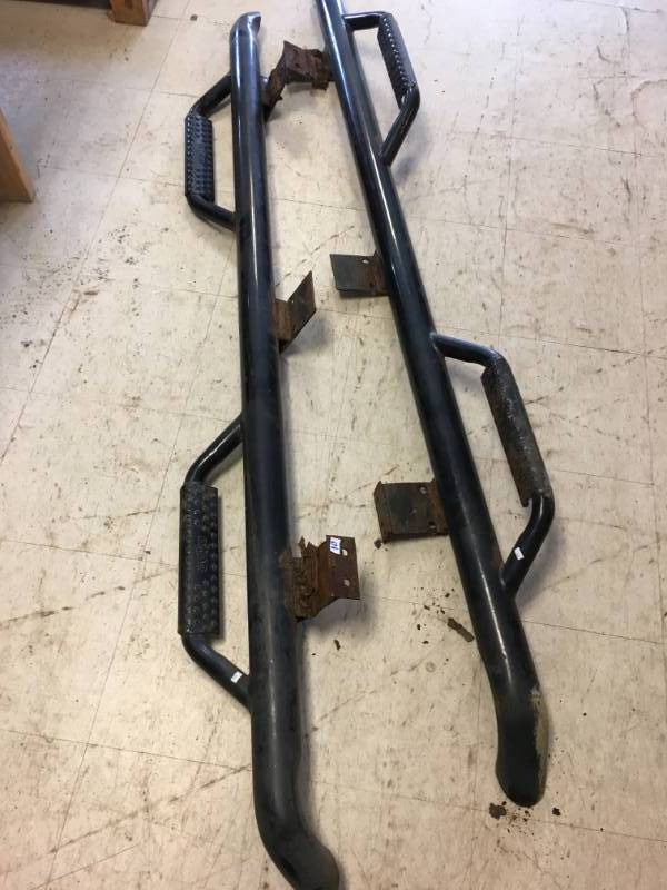 lot 10 image: Running Boards