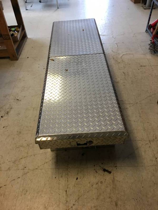 lot 7 image: Truck Bed Storage Box