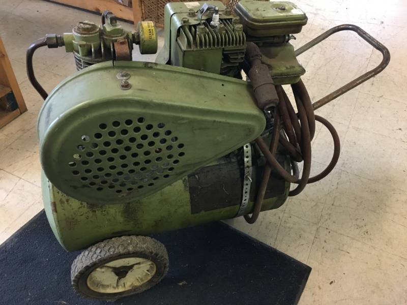 lot 9 image: Portable Air Compressor