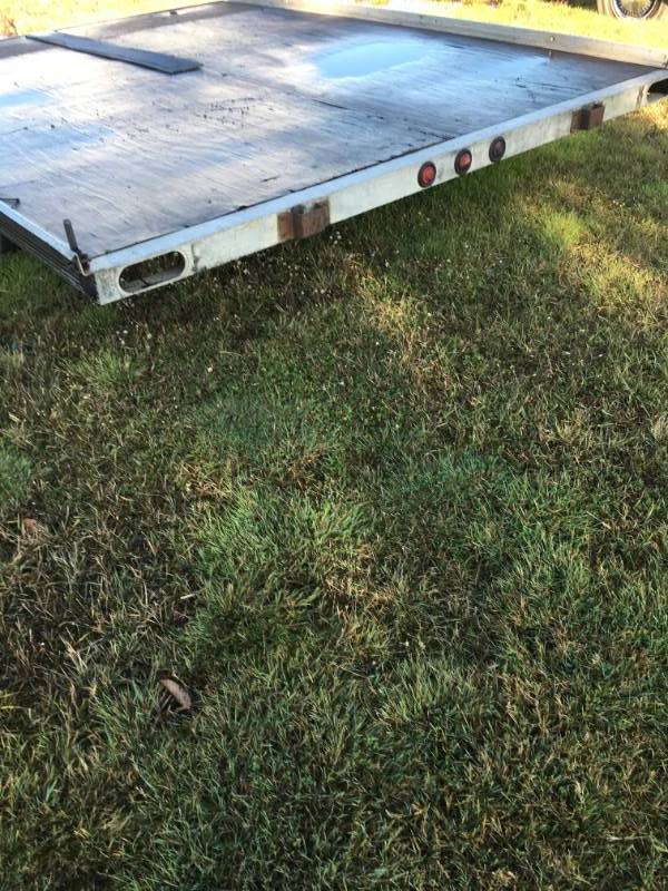 lot 2 image: Karavana Trailer