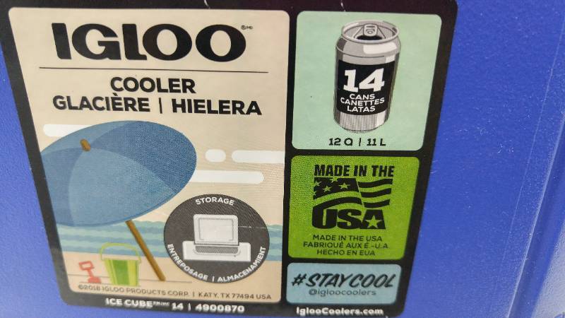 lot 39 image: NEW Igloo Ice Cube Cooler.