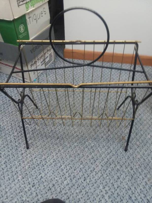lot 8 image: 3 pc. Set Mid Century Modern.