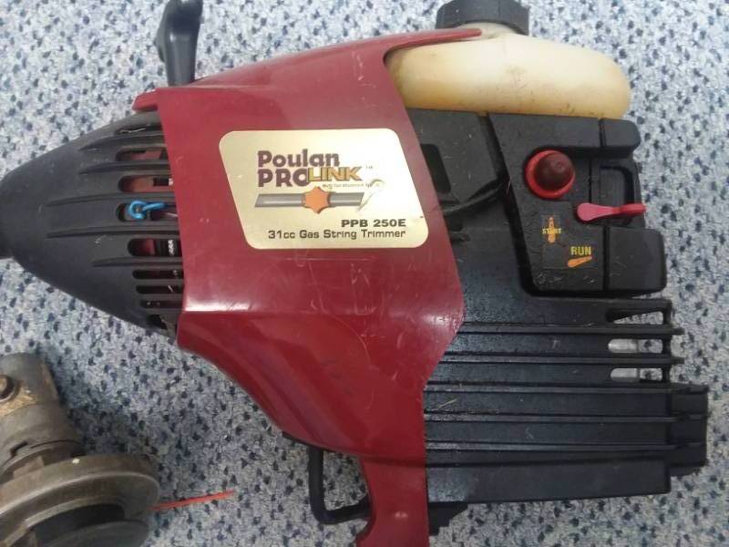 lot 12 image: Poulan Prolink 33cc Gas String Trimmer