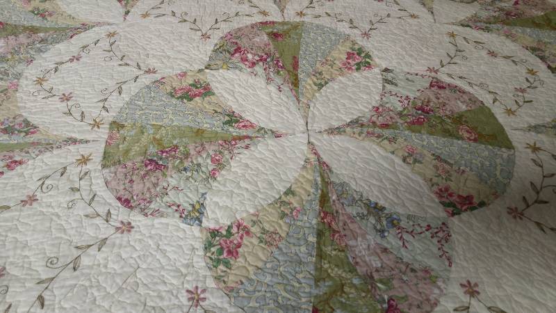 lot 46 image: JC Penny Quilted Pillows (6)