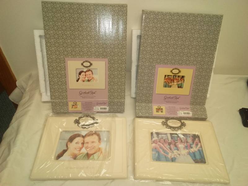 lot 57 image: Picture frames - new.