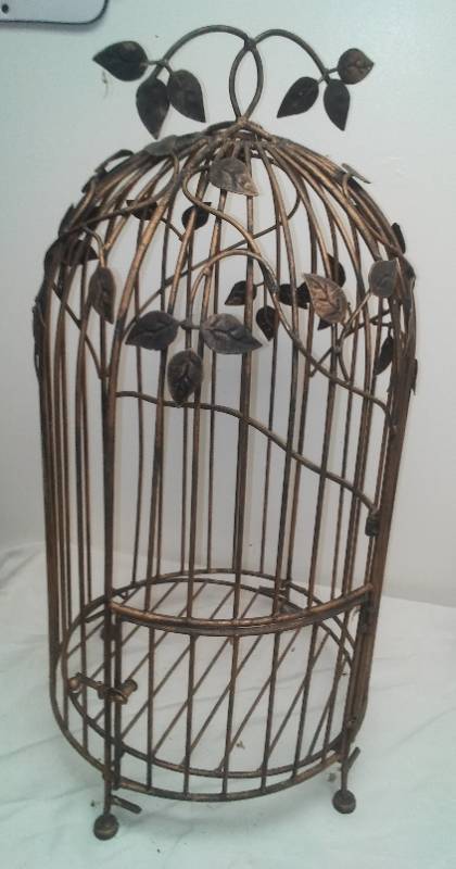 lot 74 image: metal Birdcage Dcor