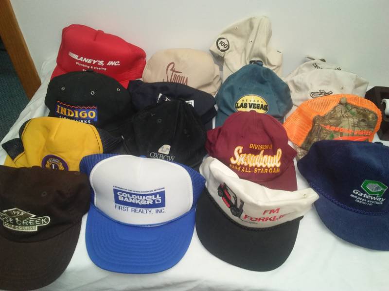 lot 81 image: 15 hats some new
