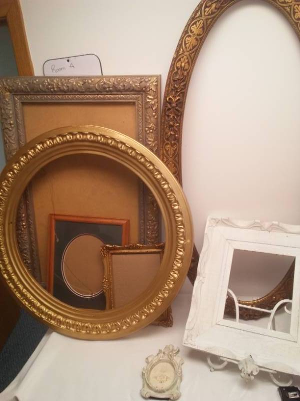 lot 88 image: Variety of empty wood frames - 7