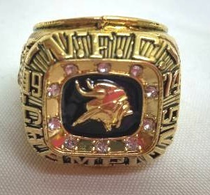 lot 102 image: Minnesota Vikings NFC Championship Ring.