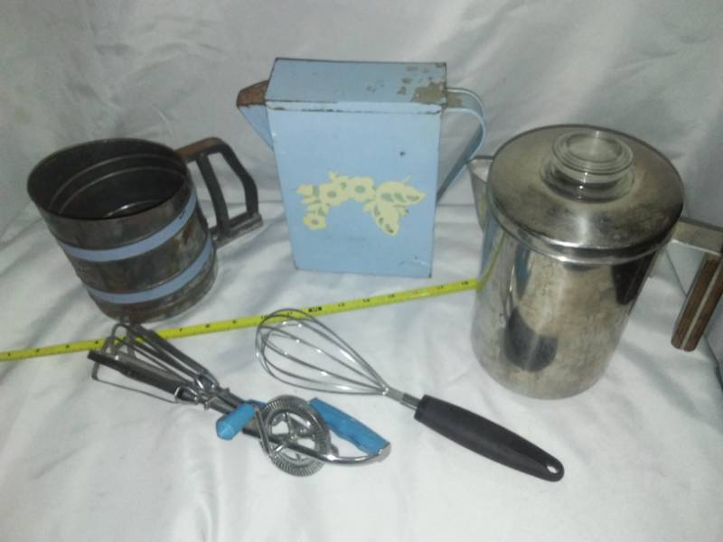 lot 270 image: Vintage kitchen - unique tin.