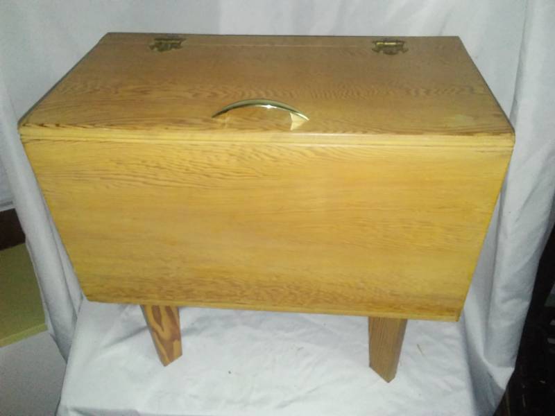 lot 284 image: Vintage plywood box on legs sewing, craft, storage, table.