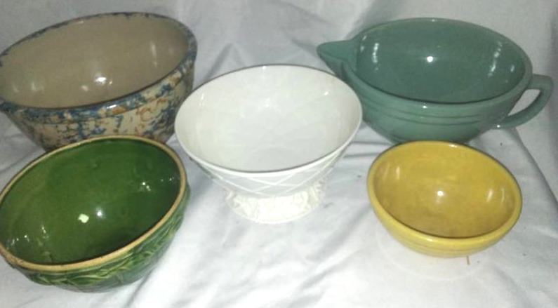 lot 286 image: 5 bowls - all excellent.