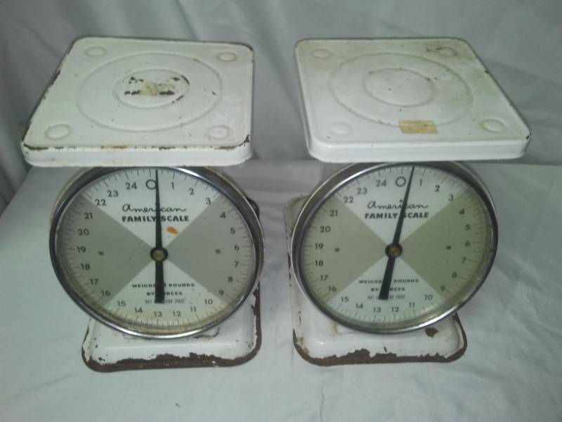 lot 320 image: Two Vintage American Family  scales.