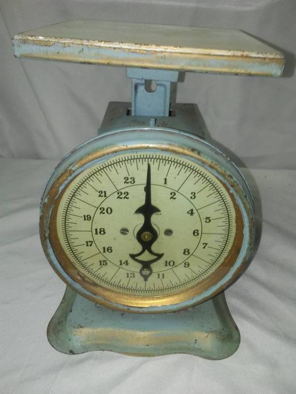 lot 343 image: Vintage scale - working