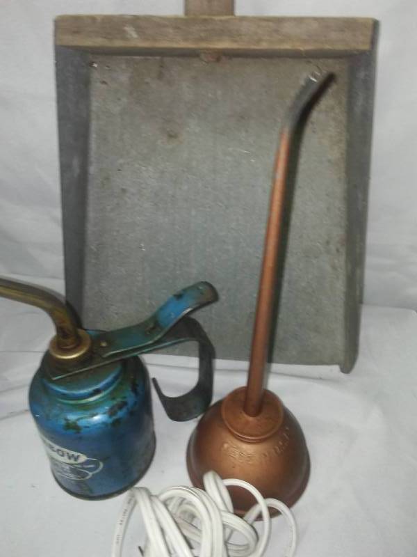 lot 354 image: Miscellaneous vintage.