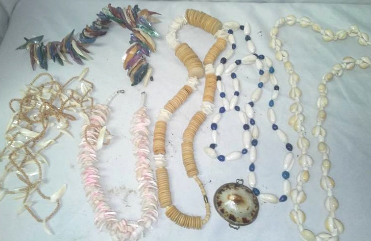 lot 367 image: 6 ocean shell necklaces - outstanding.