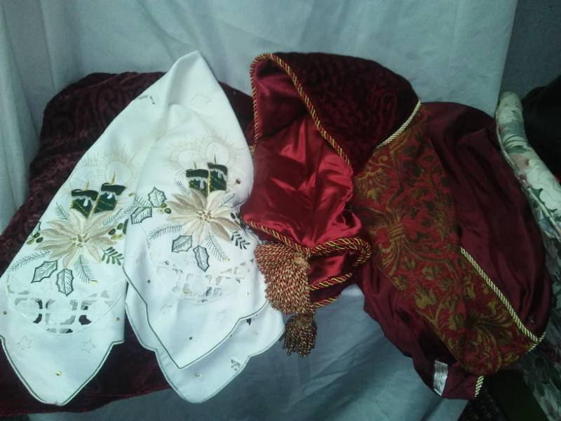 lot 406 image: 2 Christmas tree skirts and more.