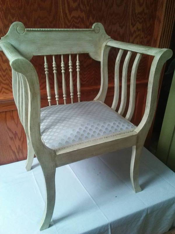 lot 414 image: Cool side chair.