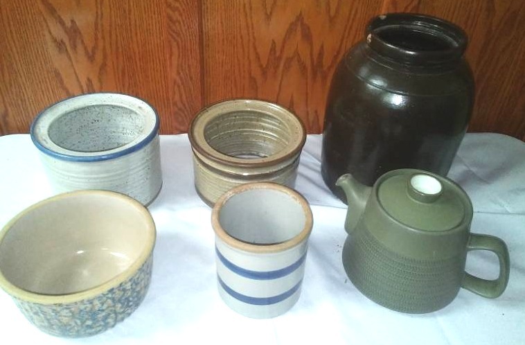 lot 416 image: Stoneware Crocks, pot, and more.