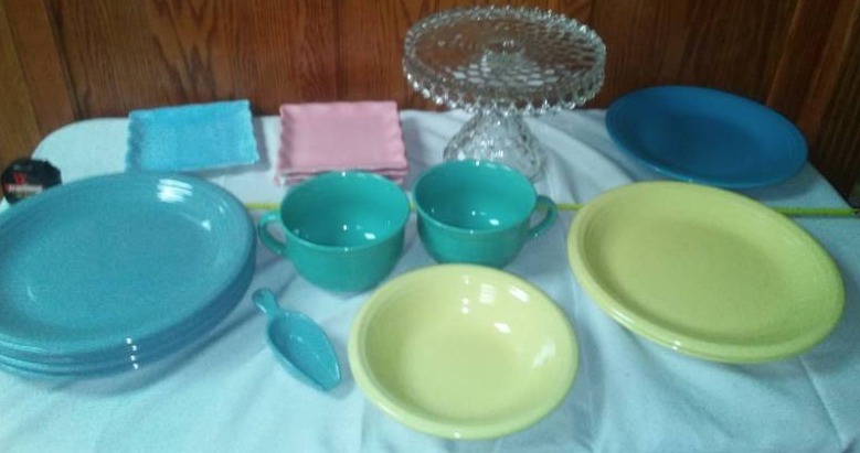 lot 417 image: Ceramic dishes and Fostoria cake stand.