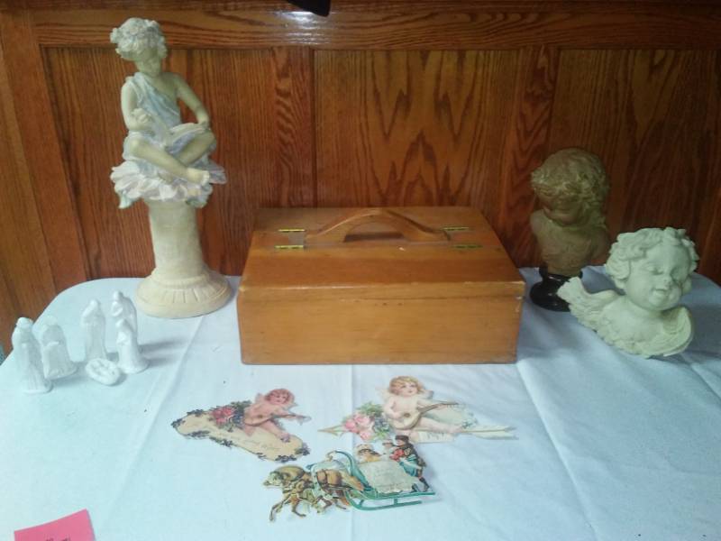 lot 420 image: Miscellaneous Angels, cherubs.
