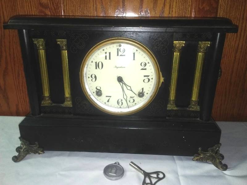 lot 452 image: Vintage Ingraham Mantle Clock.