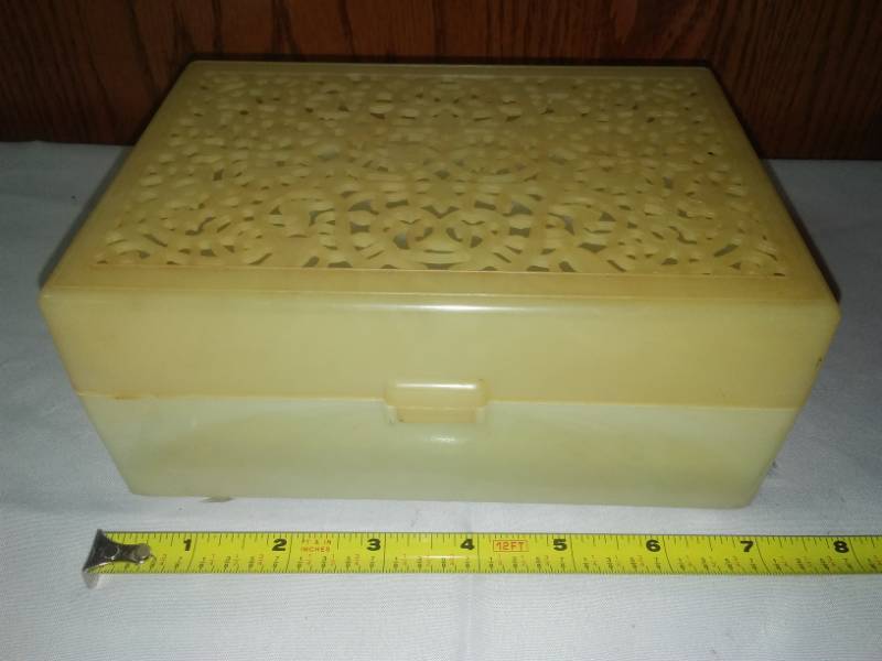 lot 454 image: Bakelite Jewelry Box  Perfect Condition.