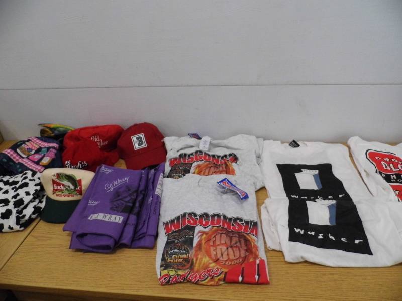 lot 17 image: Hats - T-SHirts