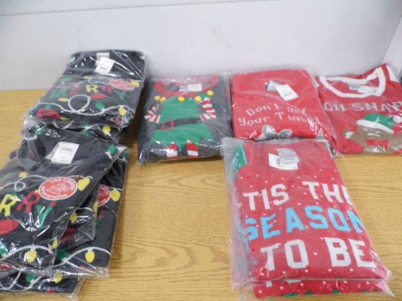 lot 32 image: LED Light Up Childrens Sweaters